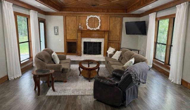 3-bedroom house in welcoming Jasper with peaceful patio to enjoy your coffee.