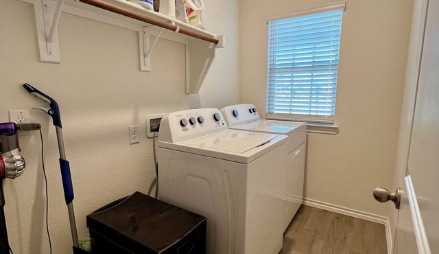 3-bedroom house in welcoming Lavon with WiFi, AC