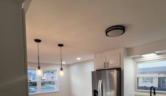 3-bedroom house in wonderful Chicago, near Evergreen Park-87th and California
