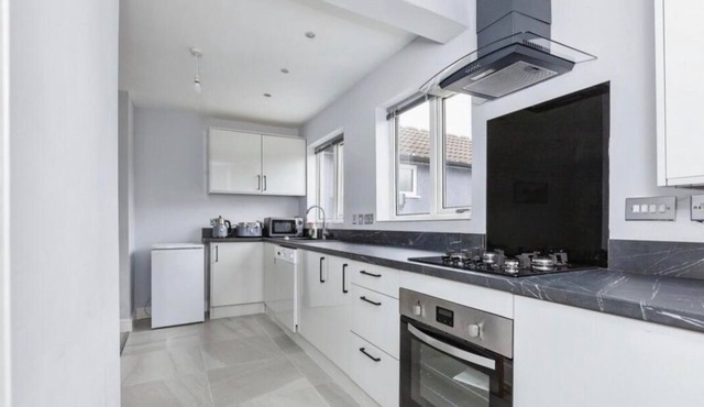 3 Bedroom House- Loughborough-Sleeps 5-FreeParking