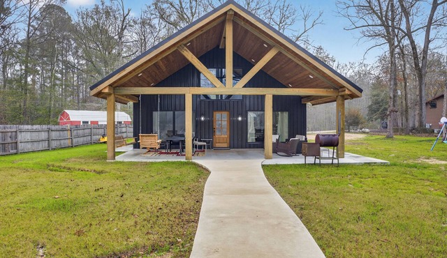 3-bedroom house on Angelina River