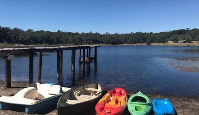 3 Bedroom House on Private Scenic Lake Mable