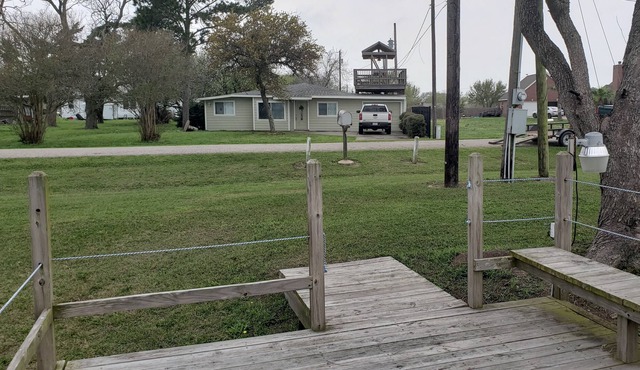 3 Bedroom House on the Water with lighted Fishing Pier