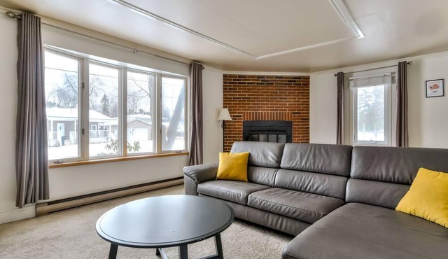 3 Bedroom House perfect location in Pointe Claire