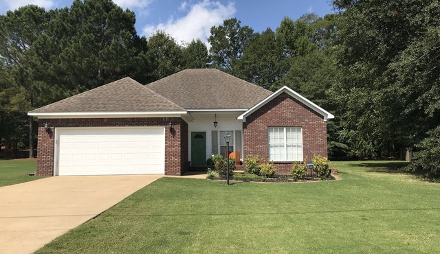 3 Bedroom House, Perfect for a Family Football/Graduation Rental