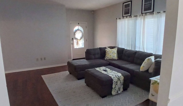 3-Bedroom House, private, off-street, covered parking, near food, shopping, fun