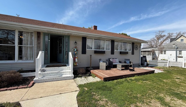 3-bedroom house steps from the beach in Saxis,VA with WiFi, AC, & screened porch