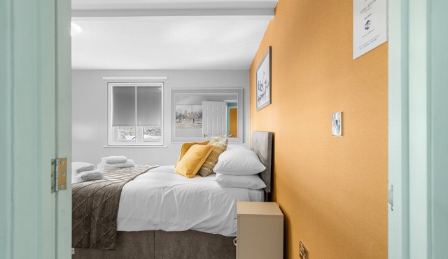 3 Bedroom House - Town Centre