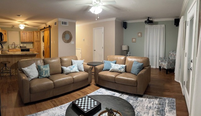 3-bedroom house in quaint Corpus Christi with AC comfort