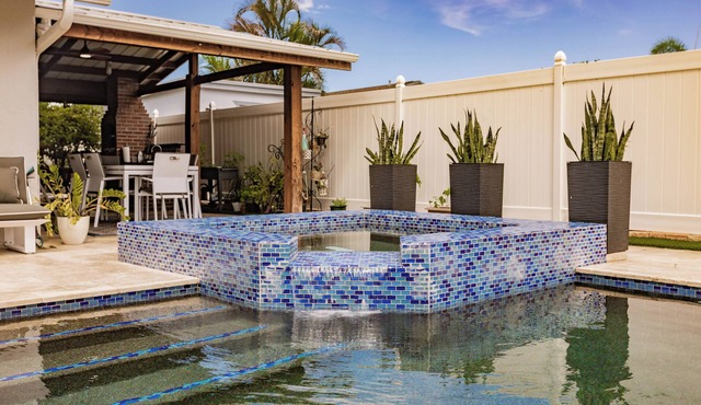 3-bedroom house in amazing Deerfield Beach with pool and Jacuzzi