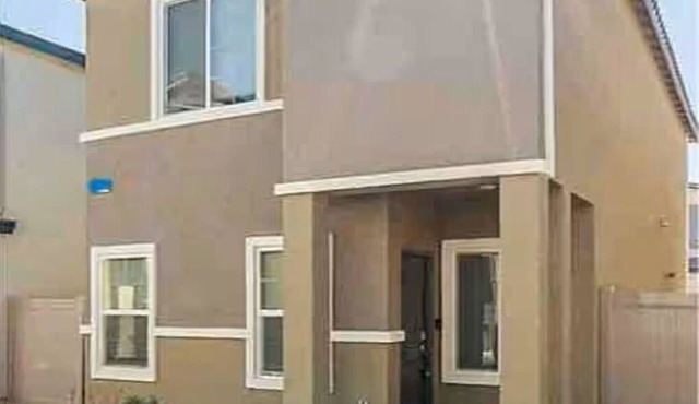 3-bedroom house in lovely North Las Vegas with attached garage