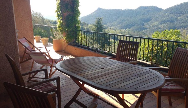 3-bedroom house with view