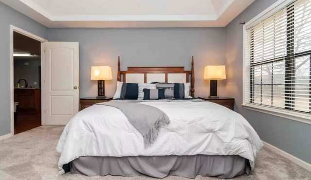 3 bedroom house walking distance to Rigbys & 8 minute drive to Perry Fairgrounds