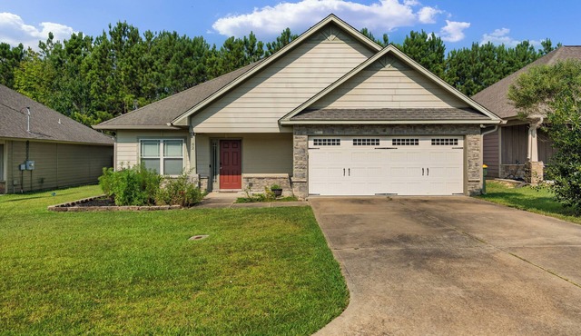 3-bedroom house with AC and WiFi in Phenix City, Close to Columbus and Ft. Moore
