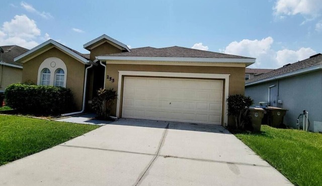 3-bedroom house with a pool and jacuzzi in Kissimmee