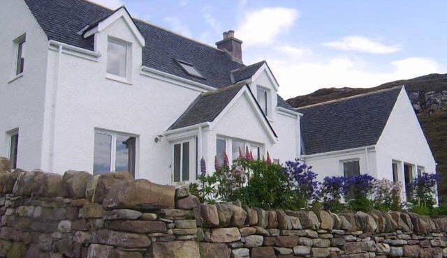 3 Bedroom House with Sea View - Top House