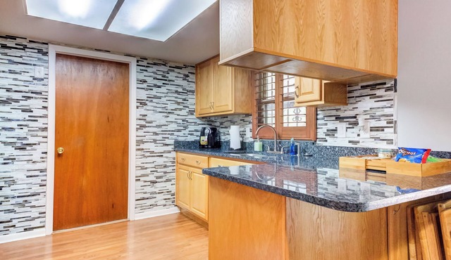 3-bedroom house with private pool. in wonderful Seffner with WiFi, AC.