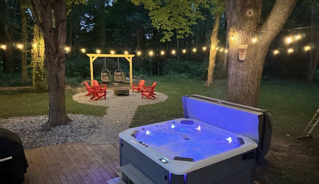 3-bedroom house with theater-game room-pet friendly in beautiful Fennville