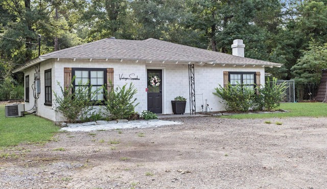 3-bedroom house with lots of parking