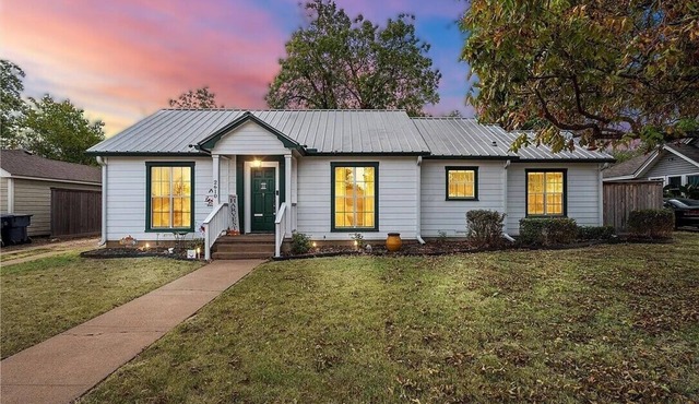 3-Bedroom in Welcoming Waco with Large Private Backyard!