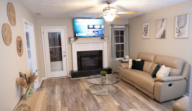 3-bedroom, King Bed, Workspace, Wi-Fi, Near Ft. Bragg/Ft. Liberty and Downtown