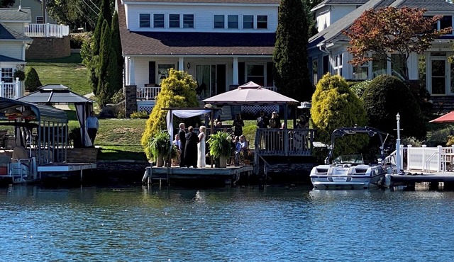 3 bedroom lake front property, private dock/deck on beautiful Lake Winola.