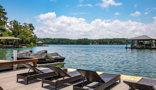 3-bedroom Lake Martin, AL cabin in cool Equality with WiFi, AC