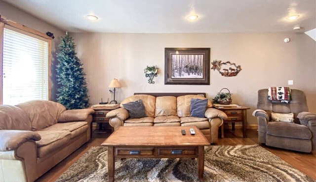 3 Bedroom Lake View Condo 874 #1 (Bear`s Den)