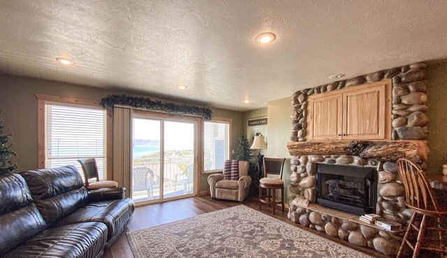 3 Bedroom Lake View Condo 874 #2, Bear Lake views