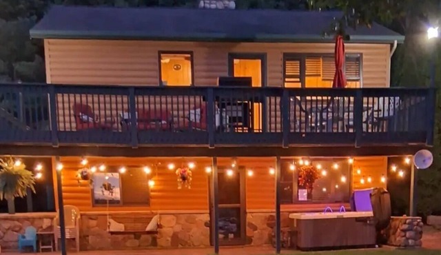 3-bedroom Lakefront Cabin on private Lake just minutes from town and 131 highway
