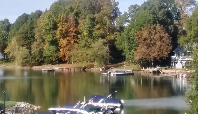 3 Bedroom Lakefront Condo w PoolnFURNISHED SHORT-TERM RENTAL (30 DAYS+)