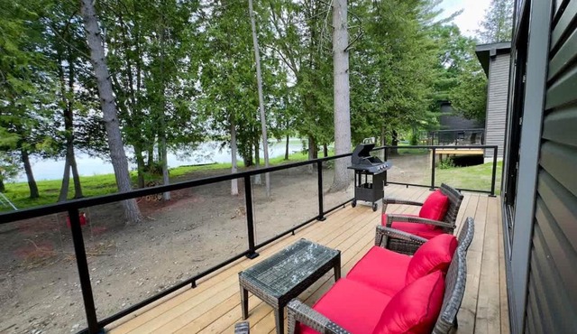 3-bedroom Lakefront Villa #5