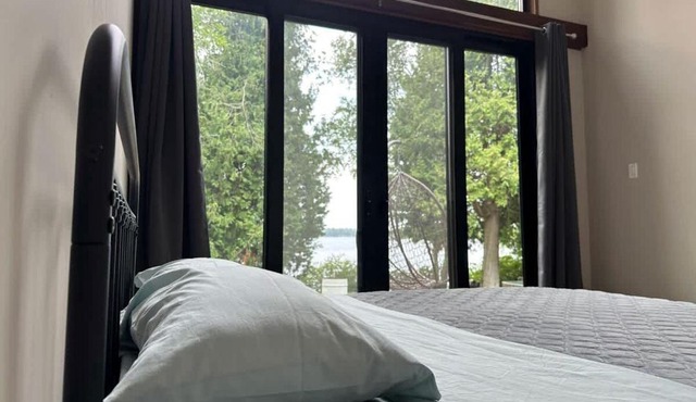 3-bedroom Lakefront Villa #7