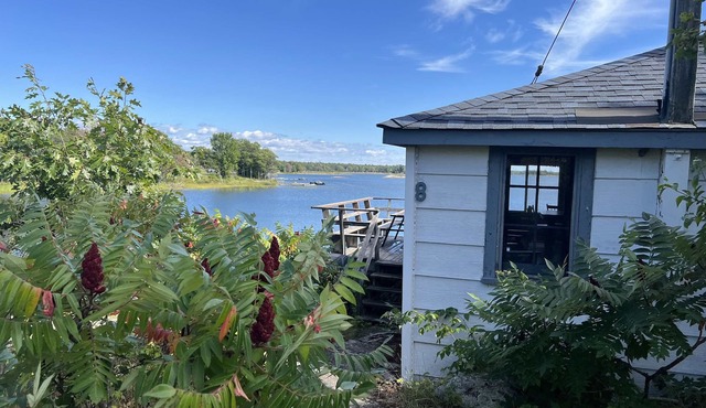 3-bedroom Lakeview Cottage - Rockwood #8