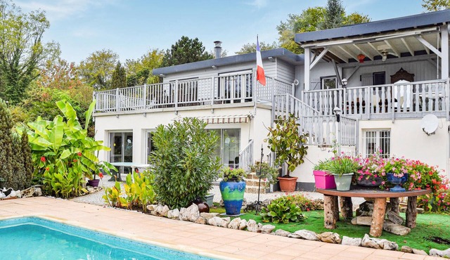 3 bedroom lovely apartment in Chambornay-Lès-Pin