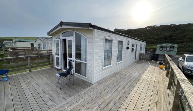 3 Bedroom Lodge, Close to Beach, Stunning Views, includes hot tub