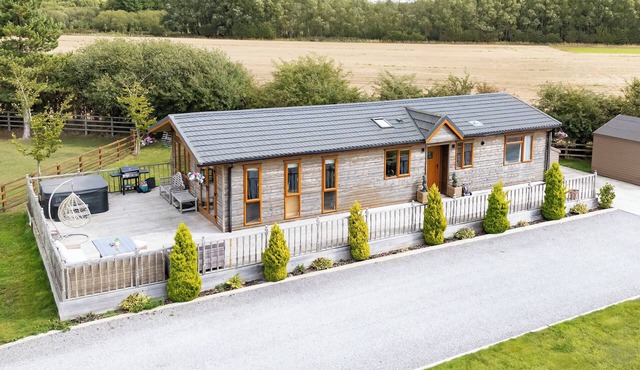 3-Bedroom Lodge- Pet Friendly- Hot Tub