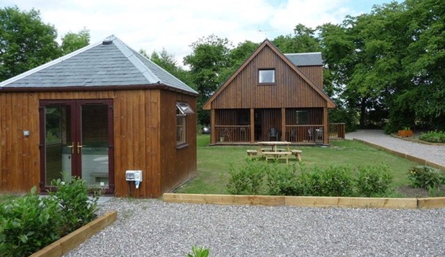 3 Bedroom lodge with hot tub and garden.