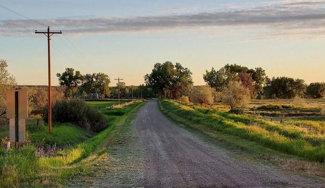 3-bedroom lodging located outside Hysham at an end of road farm setting.