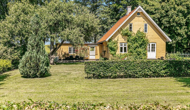 3 bedroom lovely apartment in Aakirkeby