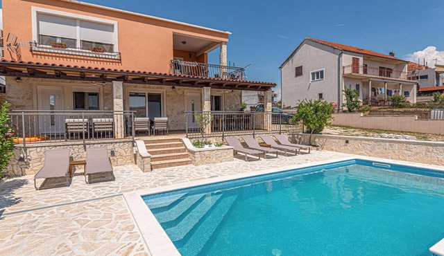 3 bedroom lovely apartment in Vrpolje
