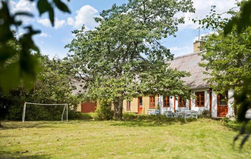 3 Bedroom Lovely Home In Østermarie