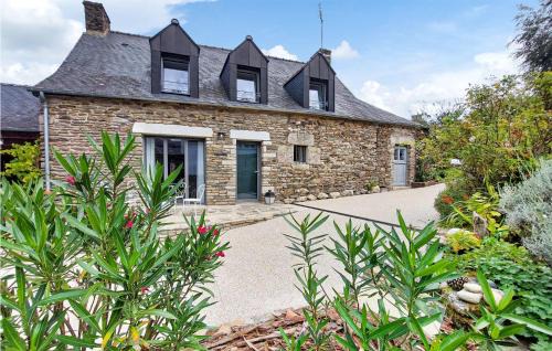 3 Bedroom Lovely Home In Lanouee
