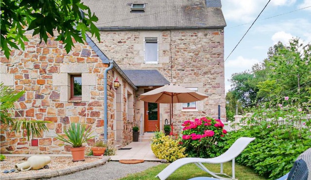 3 Bedroom Lovely Home In Le Faouët