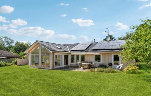 3 Bedroom Lovely Home In Græsted
