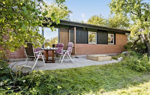 3 Bedroom Lovely Home In Høng