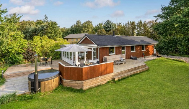 3 Bedroom Lovely Home In Havndal