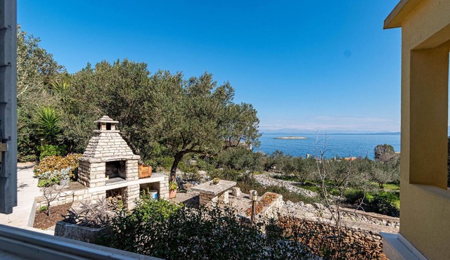 3 bedroom lovely home in Blato