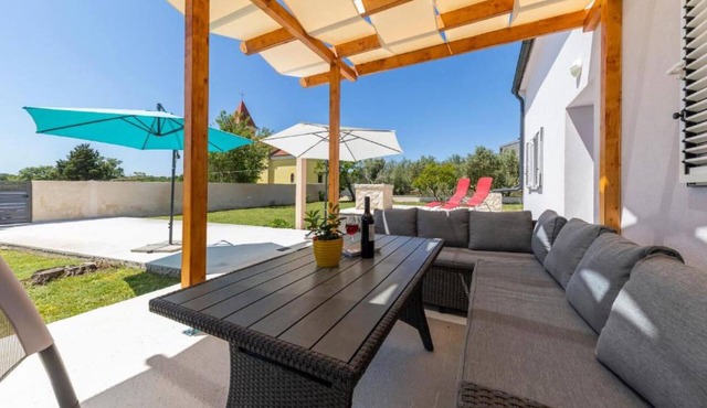 3 bedroom lovely home in Nin