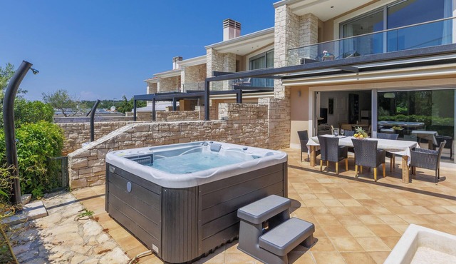 3 bedroom lovely home in Umag